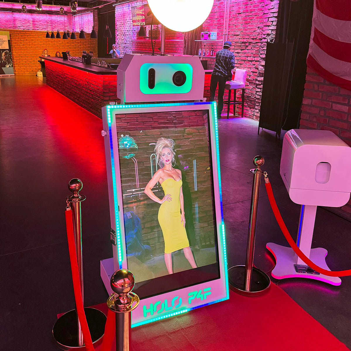 flash-of-lights-holo-ai-galeria-home-4